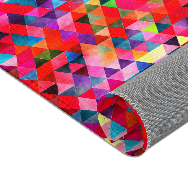 Red Geometric Pattern Area Rug Durable 3 Sizes Hemmed Edge Coated Back